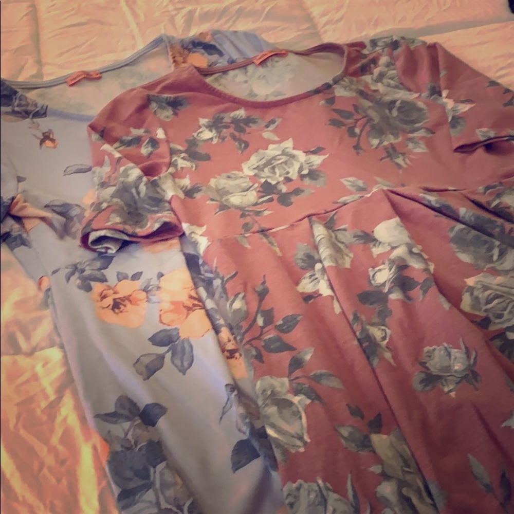 Two Maternity Peplum Floral Tops (Medium) 💙👶🏼❤️